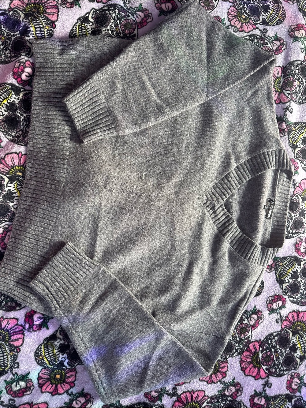 Fashion Nova Gray V-Neck Women's Sweater